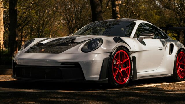 White Porsche 911 GT3 RS with Red Wheels 4K Desktop Wallpaper