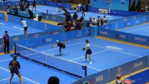 Professional Pickleball Doubles Tournament Court Action Desktop Wallpaper