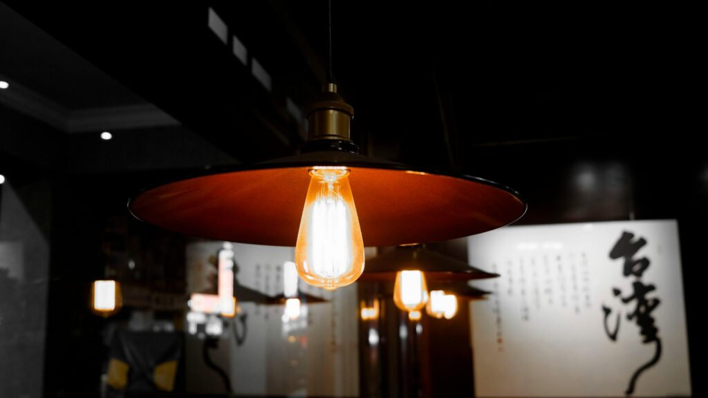 Industrial Vintage Pendant Light Bulb Interior 4K Wallpaper