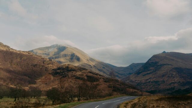Majestic Scottish Highlands Mountain Valley Scenic 4K Wallpaper