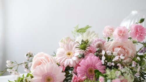 Elegant Pastel Pink Floral Bouquet Aesthetic 4K Desktop Wallpaper