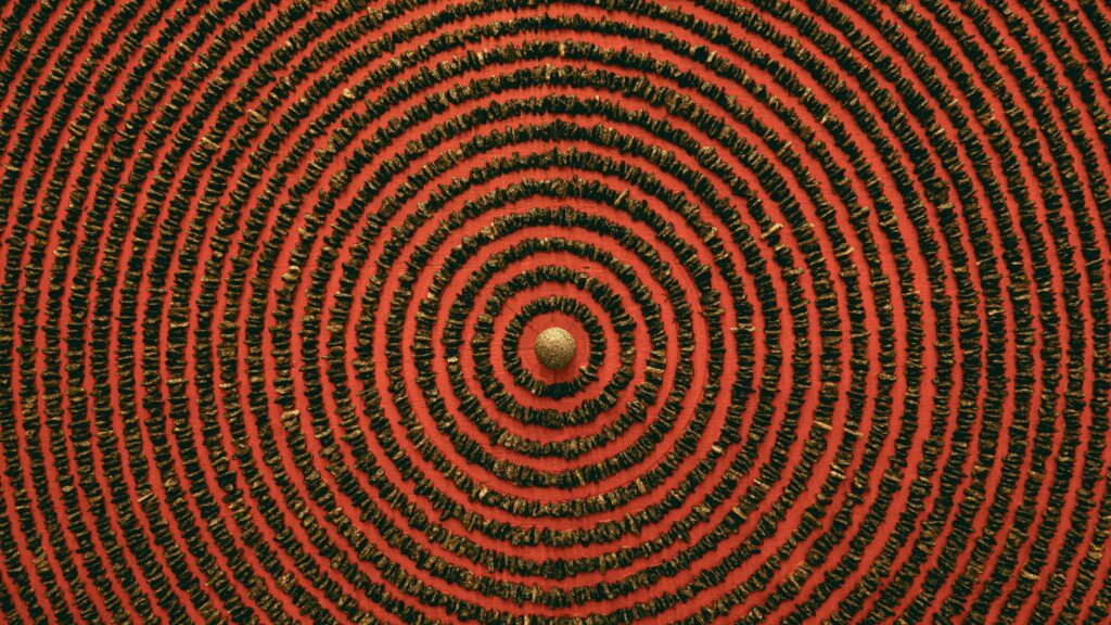 Gold Leaf Concentric Circles Pattern Abstract 4K Wallpaper