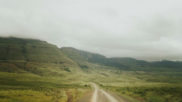 Misty Mountain Valley Dirt Road Landscape 4K Wallpaper