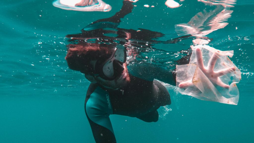 Diver Cleaning Plastic Pollution Ocean Desktop Wallpaper