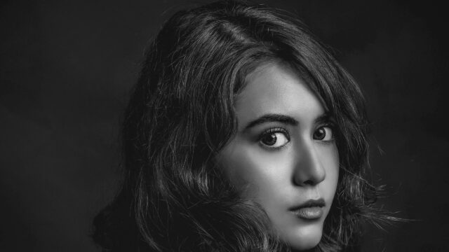 Stunning Monochrome Portrait of a Young Woman 4K Desktop Wallpaper