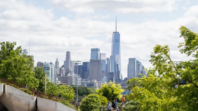 One World Trade Center Skyline NYC 4K Desktop Wallpaper