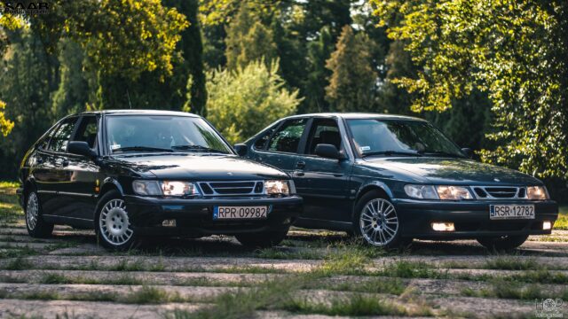 Stunning Pair of Classic Saab 900 Sedans Parked Outdoors 4K Wallpaper