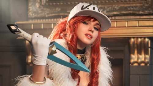 Stunning KDA Akali Cosplay Red Hair Girl with Kunai Blade PC Wallpaper