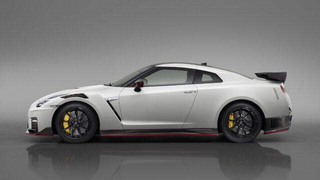 Side Profile of a White Nissan GT-R Nismo Performance Sports Car 4K Wallpaper