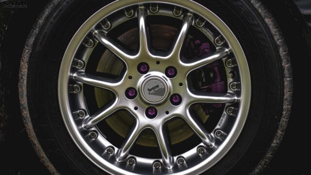 Shiny Brock Car Fashion Alloy Rim with Purple Accents Desktop Wallpaper