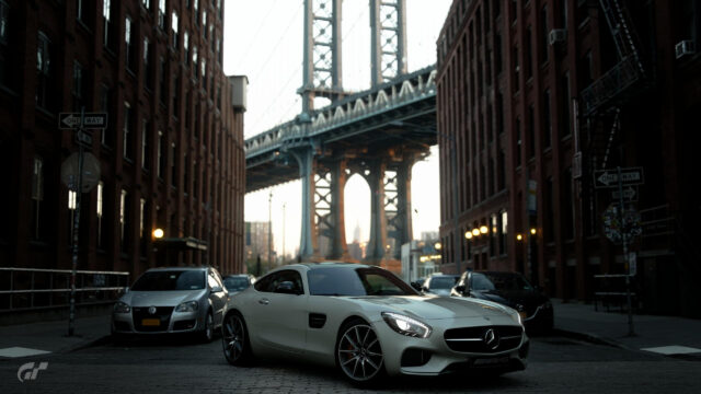 Mercedes-Benz AMG GT in DUMBO Brooklyn with Manhattan Bridge View 4K Wallpaper