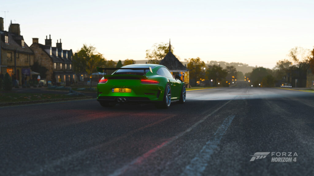 Bright Green Porsche 911 GT3 RS in Forza Horizon 4 PC Wallpaper