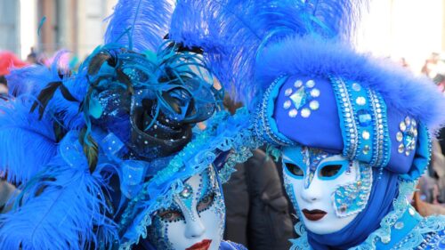 Stunning Venetian Carnival Masks in Brilliant Blue Feathers 4K Desktop Wallpaper